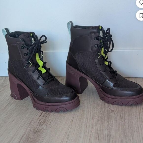 Sorel burgundy utility boots - Picture 1 of 5